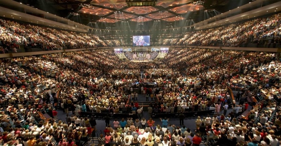 Pastor Andy Stanley Says Those Who Don't Attend a Large Church are 'Selfish'