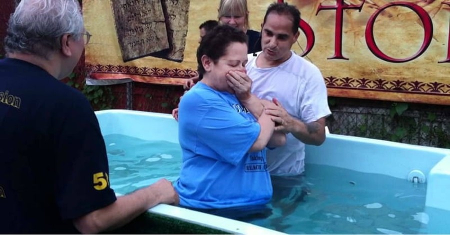 Texas Church to Host over 300 Baptisms on Easter Sunday