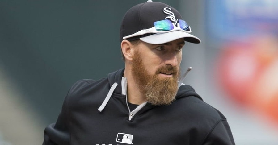 Baseball Player Adam LaRoche Quits after Being Told His Son is Not Allowed in Clubhouse