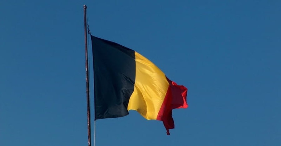 ISIS Claims Responsibility for Brussels Attacks, One Suspect Still at Large