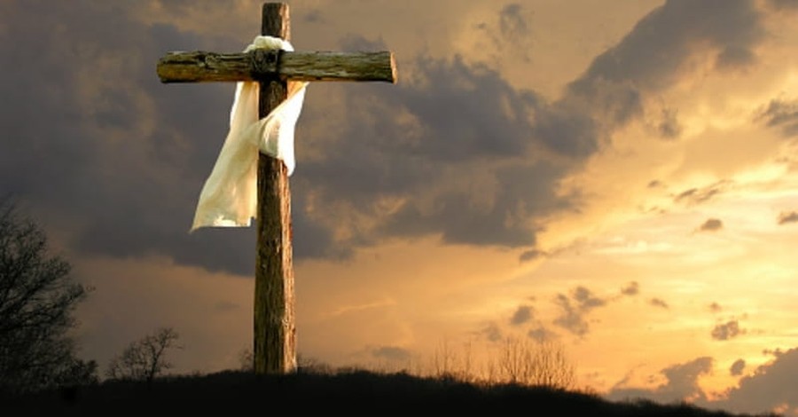 Chris Pratt Discusses Why He Erected Cross at Easter