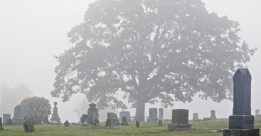 Pastor John Piper: Christians Should Choose Burial over Cremation