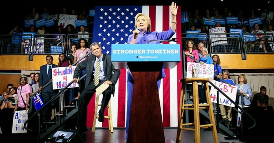 George H.W. Bush Will Reportedly Vote for Hillary Clinton