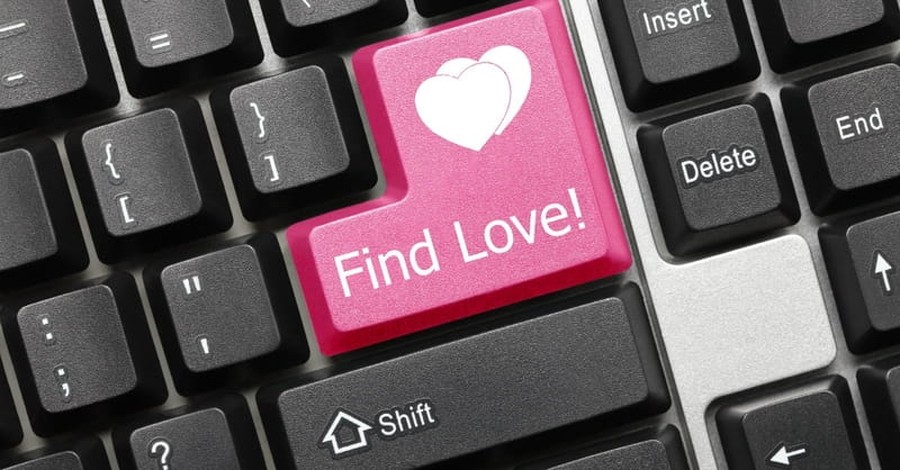Survey Reveals Online Dating Hugely Popular among Young Evangelicals