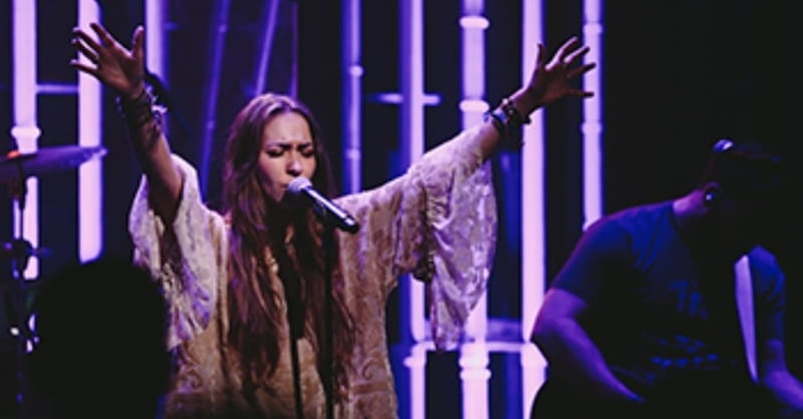 Christian Singer Lauren Daigle Performs on Good Morning America