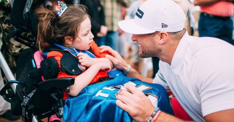 Tim Tebow Rallies Volunteers for Special Needs Shelters in Florida