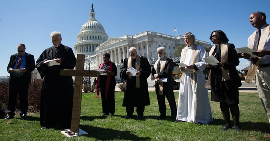 At US Capitol, Christians Protest Budget Cuts