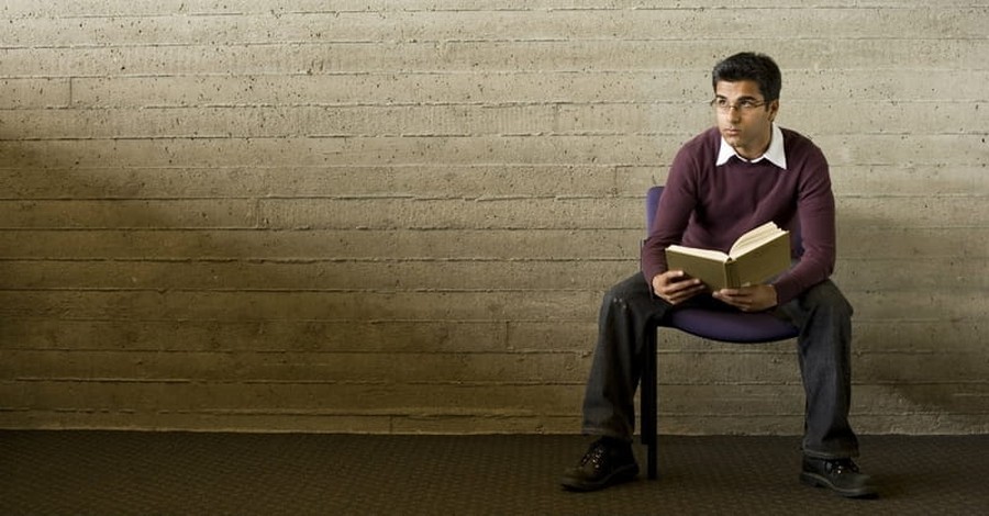 College Student Ordered Not to Read Bible before Class