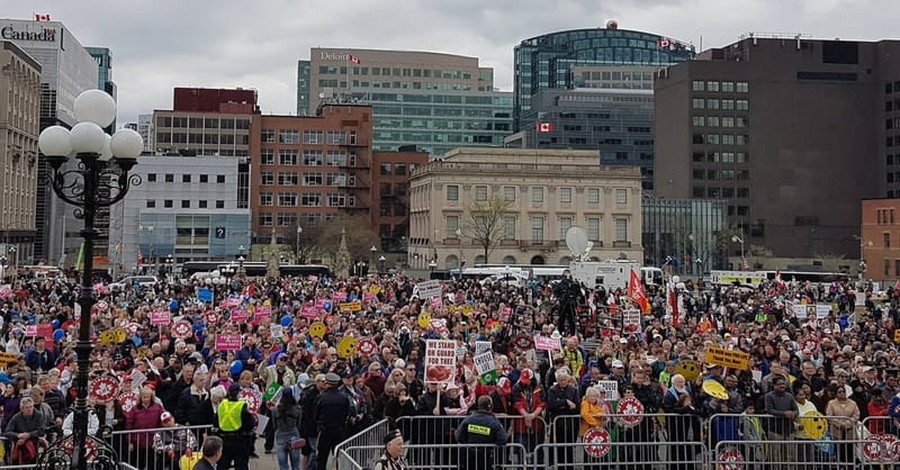 Tens of Thousands Turn out for Canada’s March for Life