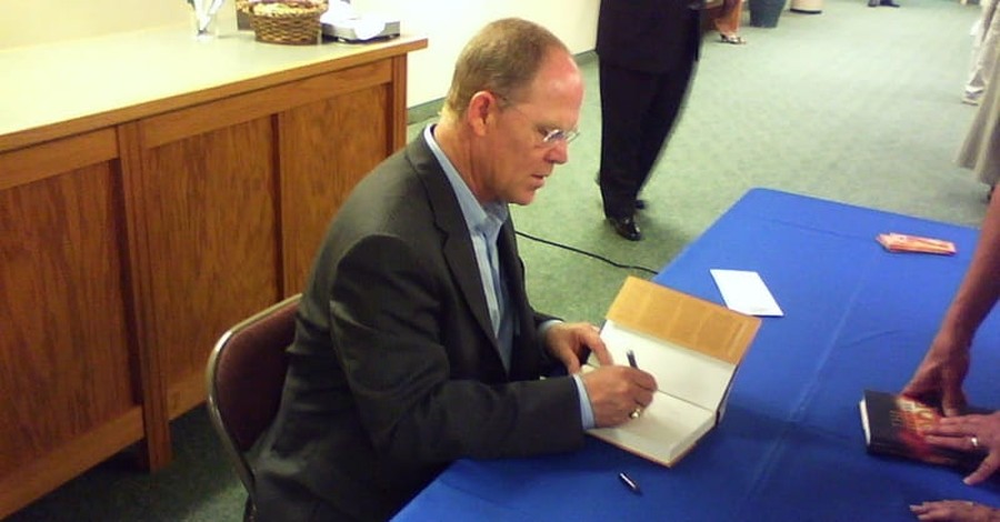'Bible Answer Man' Hank Hanegraaff Reveals Battle with Cancer