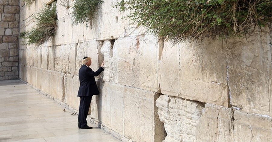 Trump’s Evangelical Supporters Disappointed about Israel Embassy Decision
