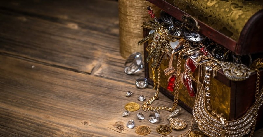 Colorado Pastor Dies in Search of Hidden Treasure