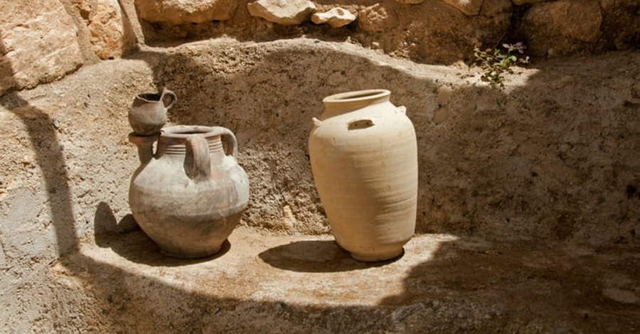 The Cana Wedding Wine Jars Were Likely Crafted in a Cave and Archaeologists Think They’ve Found It