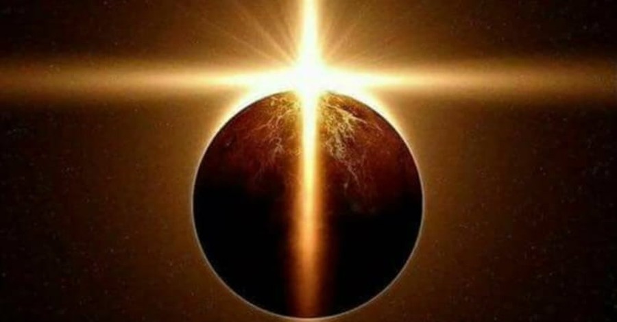 Did the Solar Eclipse Create an Image of the Cross in the Heavens? Nope.