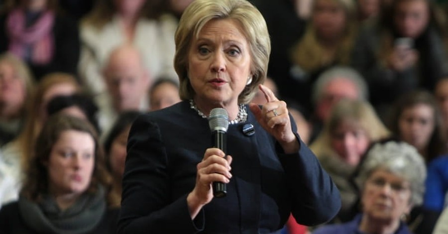 Amazon Allegedly Deleted Hundreds of Negative Reviews of Hillary Clinton’s New Book