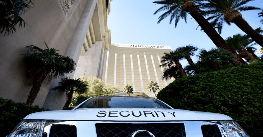 New Info Reveals Las Vegas Shooter Shot Hotel Guard 6 Minutes before Firing on Crowd