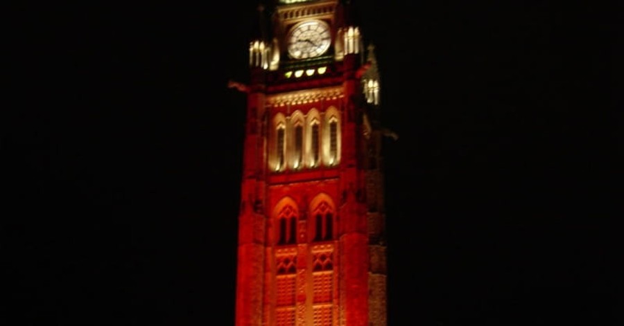 U.K. Raises Awareness of Persecuted Christians by Lighting Buildings up Red
