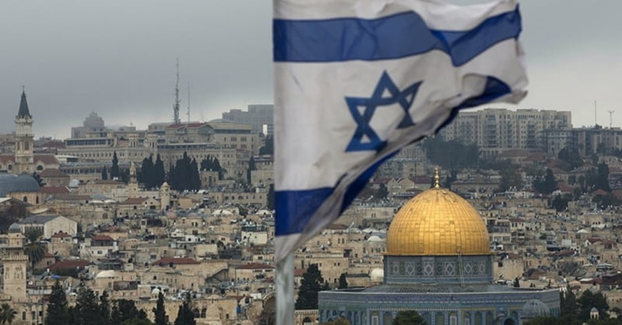 Is Trump Widening a Rift between the Evangelicals and Mideast Christians?