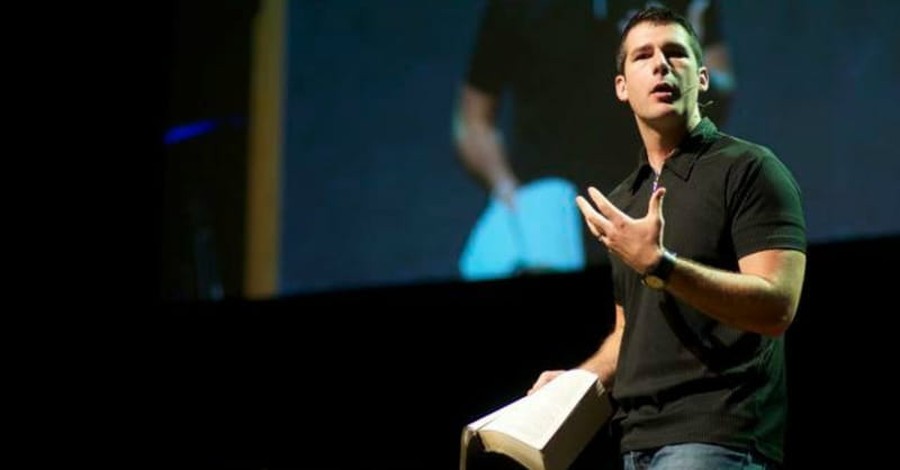 Megachurch Pastor Andy Savage is Accused of Sexual Assault