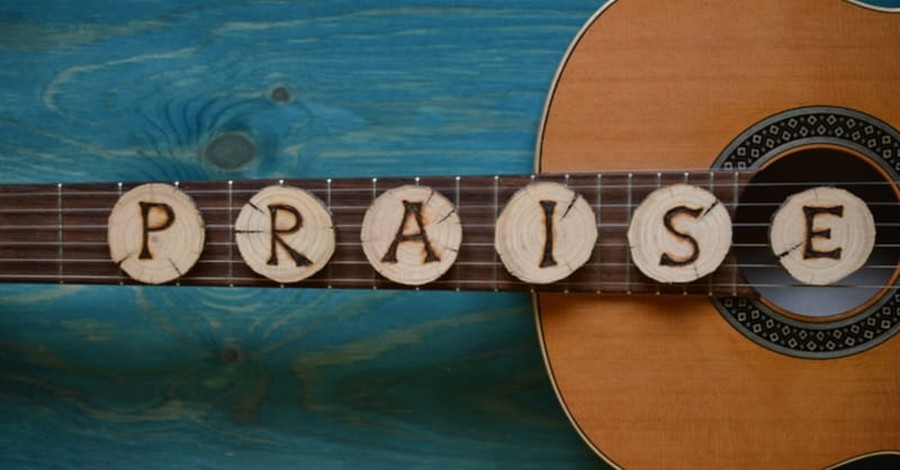 'Praise You in This Storm': Teen Leads Worship in VA Town Hit by Tornado
