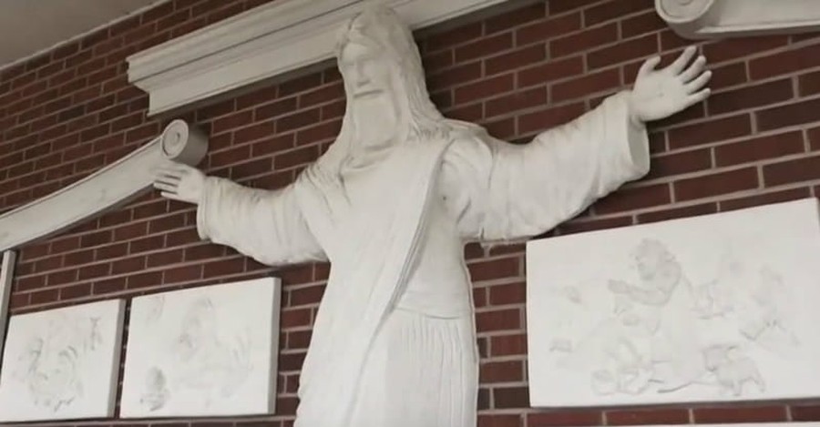 Baptist Church Decides to Remove Jesus Statue That’s ‘Too Catholic’