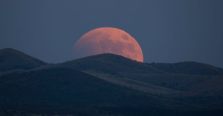 Lunar Eclipse, Blood Moon Set to Appear: A Sign of the End Times?