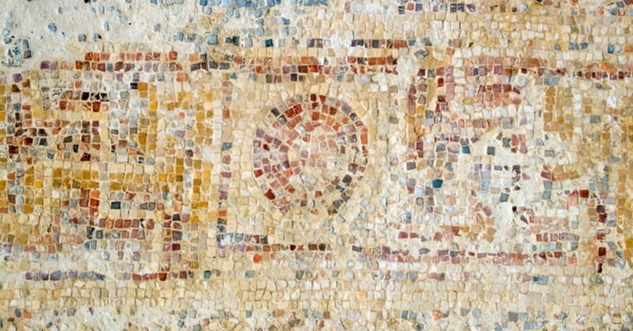 Ancient Mosaics Discovered in Israel; One Depicts 2 Spies Sent out by Moses