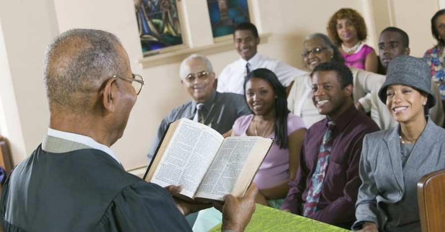 Churchgoers Stay for the Theology, Not the Music or the Pastor