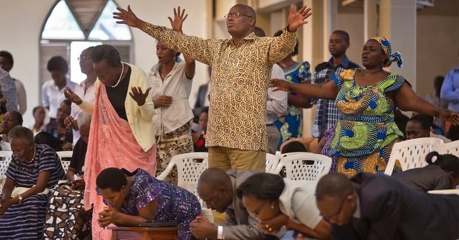 Banned from Meeting in Church, Rwandan Worshippers Gather at Home