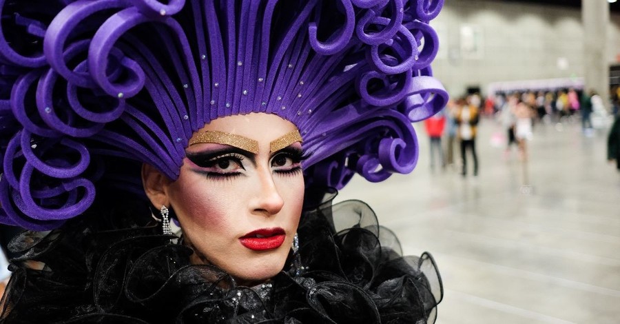 Parents Shocked after Drag Queen Speaks at Middle School Career Day