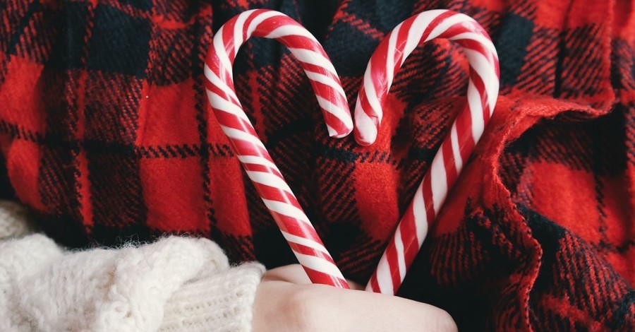 School Bans Santa, Christmas Trees, Candy Canes and the Colors Red and Green