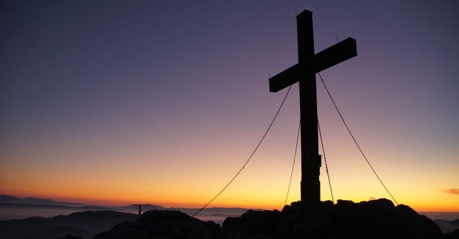 City Defies Atheist Group’s Threat, Keeps up Christmas Cross