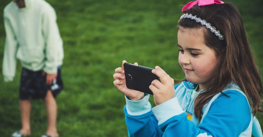 How to Gain Control of Your Kids’ Smartphone: Without Losing Your Kids’ Hearts