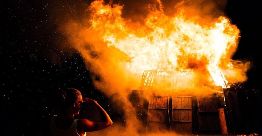 Man’s Personal Bible Untouched by Fire that Destroyed Home