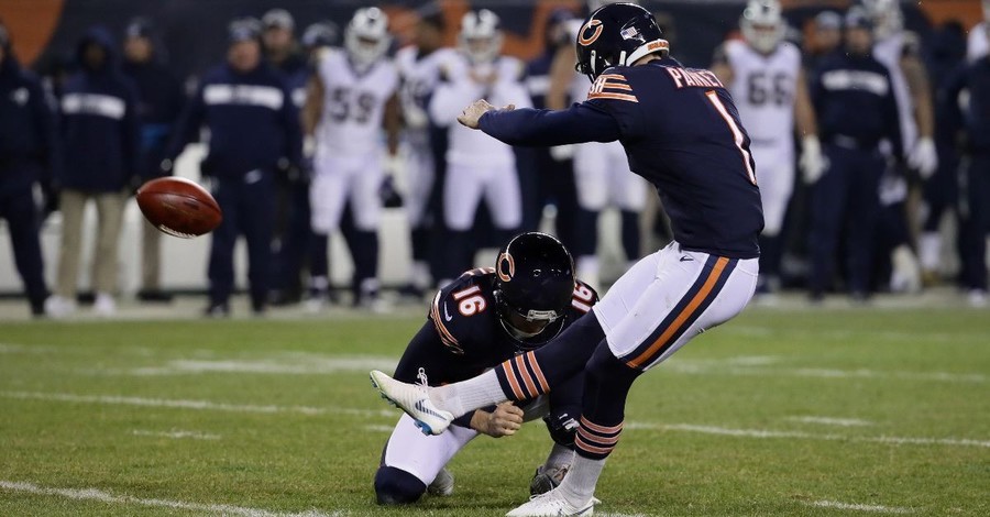 Chicago Bears Kicker Cody Parkey Misses Game Winning Field Goal, Praises God Anyway