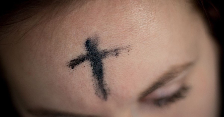 Teacher Apologizes after Demanding Fourth-Grader Remove Ash Wednesday Cross from Forehead