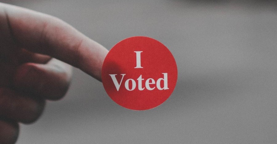 1. The Electoral College encourages national coalitions of voters