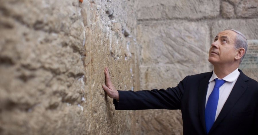 Brazilian President Prays at Western Wall with Israeli Prime Minister Benjamin Netanyahu 