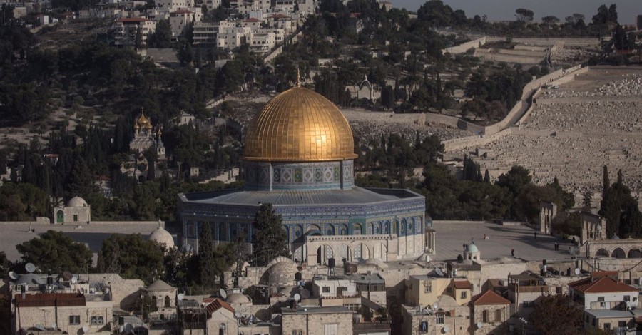 Fire Burns at Two Christian Landmarks: Temple Mount in Flames at the Same Time as Notre Dame Fire