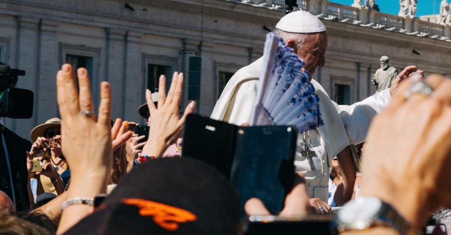 Priests on the Stage at Christian Events – Former Altar Boy Chimes In