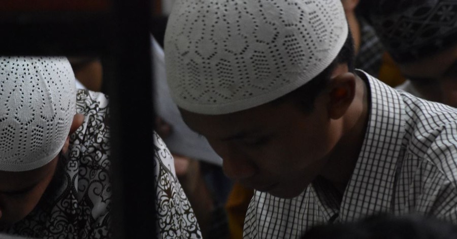 Is a School District Favoring Muslims during Ramadan? Balancing Truth and Love
