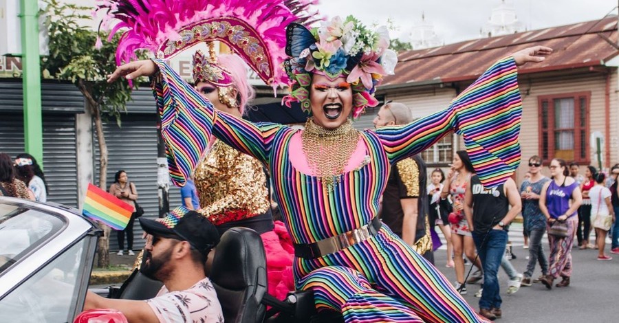 Pastor Arrested for Obstruction While Protesting a Drag Queen Story Hour at a Public Library