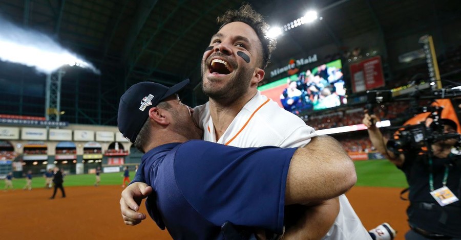 Astros' Jose Altuve hits walk-off HR vs. Yankees, has shirt ripped off