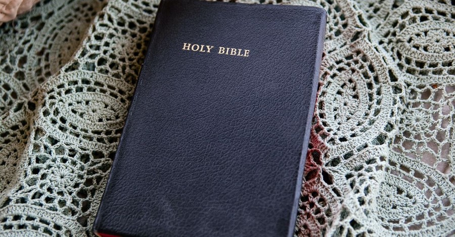 Police Officer Shot in the Chest Says Bible in His Pocket Saved His Life