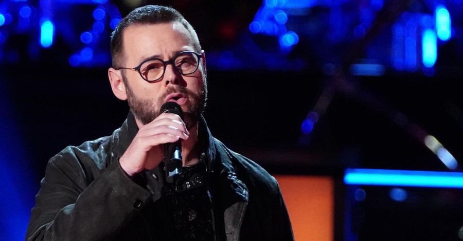 Mississippi Pastor Wins NBC's <em>The Voice</em> after Singing 'I Can Only Imagine'