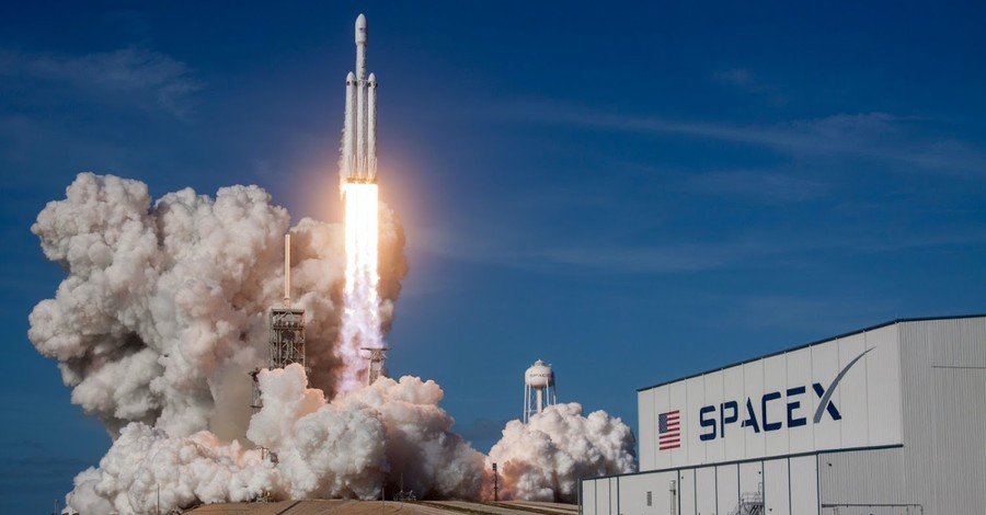 Rocket Launch, SpaceX sends astronauts to the Space station
