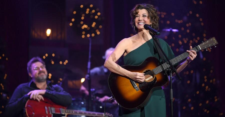 'It's So Important to Set a Welcome Table … Gay, Straight, it Does Not Matter,' Amy Grant Asserts
