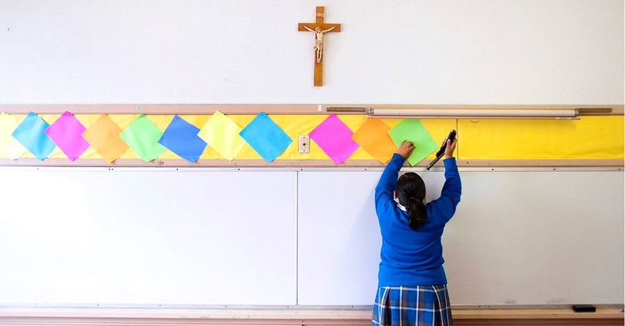 In Los Angeles, Catholic Schools Plan to Resume In-Person Classes, While Public Schools Go Online