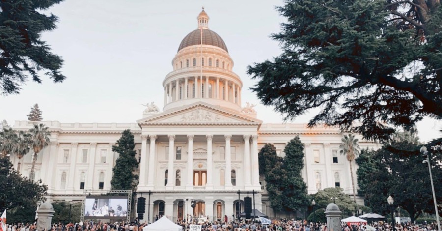 12,000 People Gather for Worship Service at California State Capitol