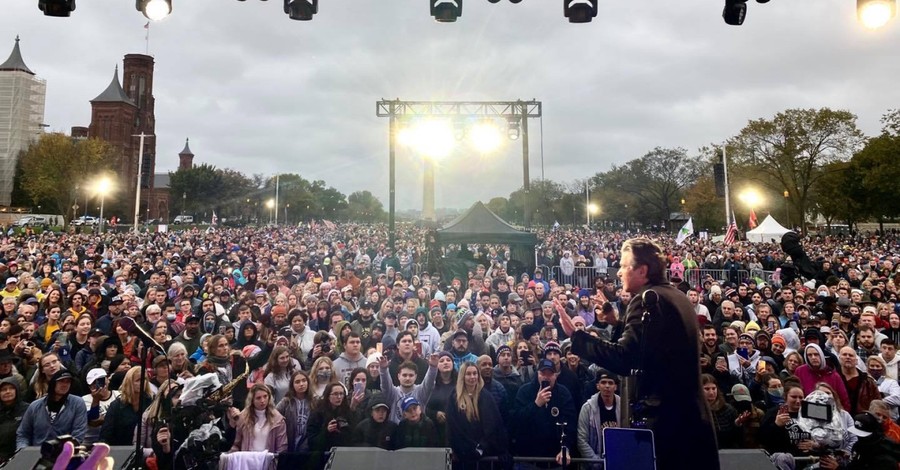 'A New Jesus Movement in America': More Than 35,000 Pray for Revival in Washington D.C.